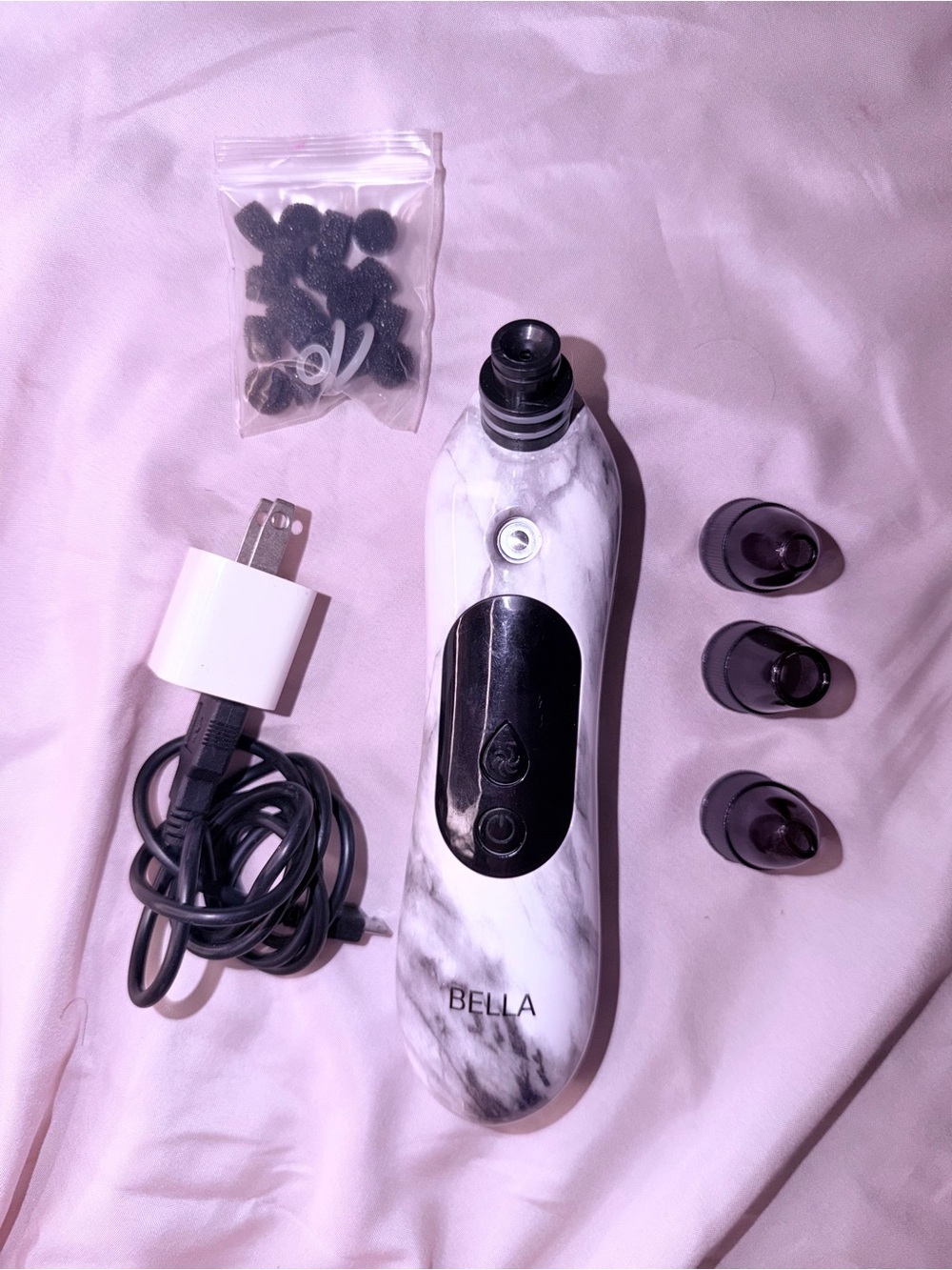 Abella White Marble Facial Pore Extractor with Black Accents and Dark Smoke Tips
